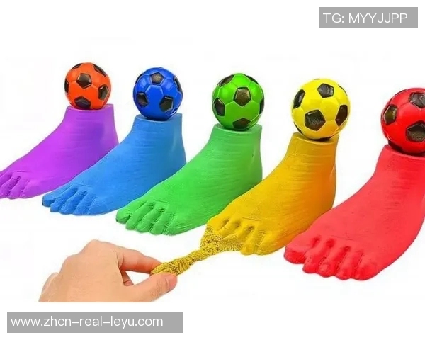 手工制作足球模型的详细步骤与技巧分享让你轻松打造个性化运动艺术品 手工制作足球模型的详细步骤与技巧分享让你轻松打造个性化运动艺术品